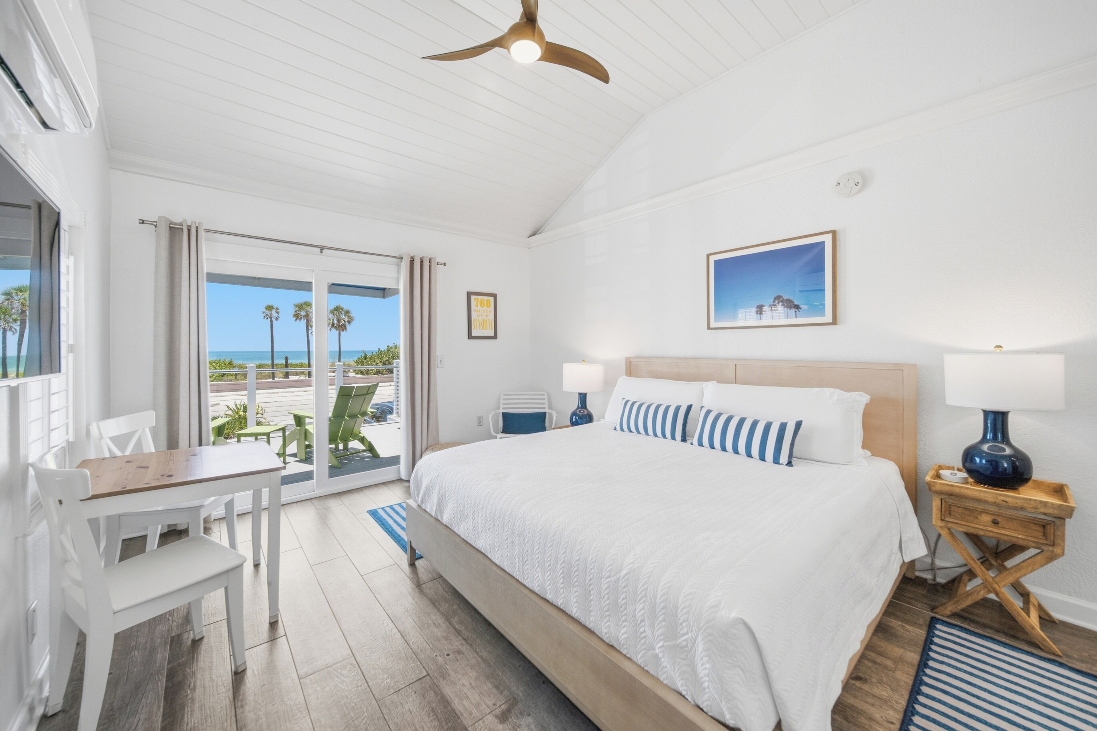 Deluxe Studio (Gulfstream) | Egyptian cotton sheets, premium bedding, individually decorated