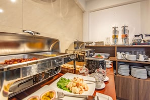 Daily buffet breakfast (USD 5 per person)