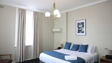 Apartment, 3 Bedrooms, Non Smoking, Kitchen | Free WiFi, bed sheets