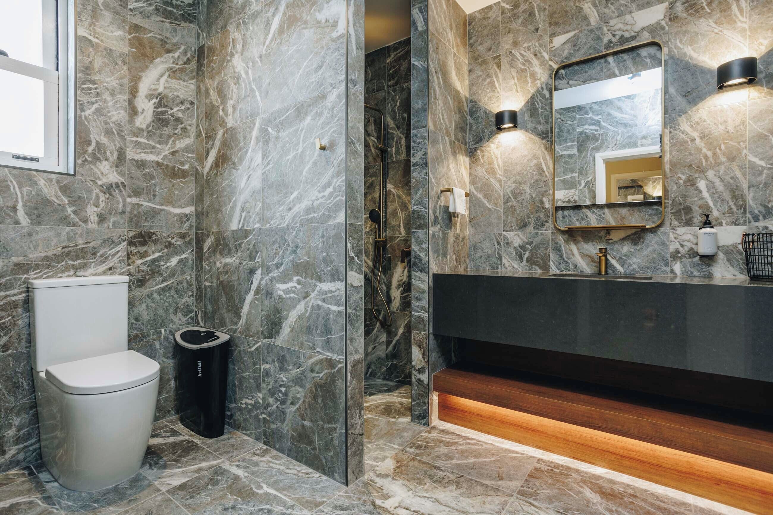 家庭客房, 共用浴室 | 浴室 | 淋浴設備、吹風機、毛巾、肥皂