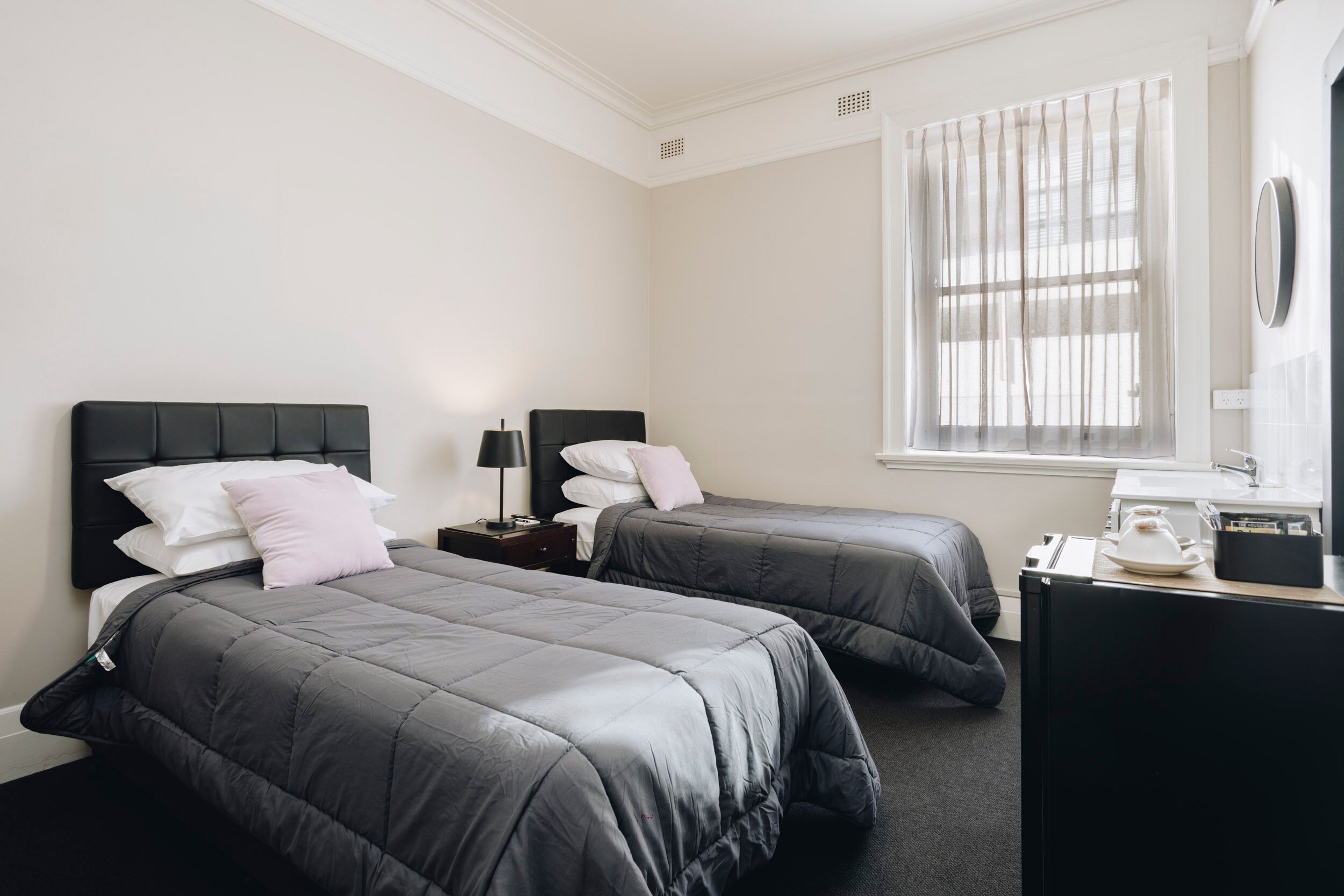 雙床房, 共用浴室 | 免費無線上網、床單