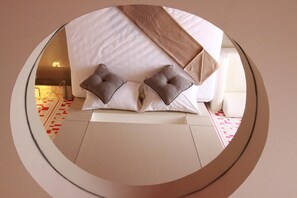 Premium bedding, minibar, free WiFi, bed sheets - Bearing 26 Hotel (Samut Prakan)