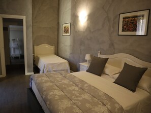 Deluxe Triple Room - Top Floor Navona (Rome)