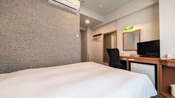 書桌、遮光布/窗簾、熨斗/熨衣板、免費無線上網