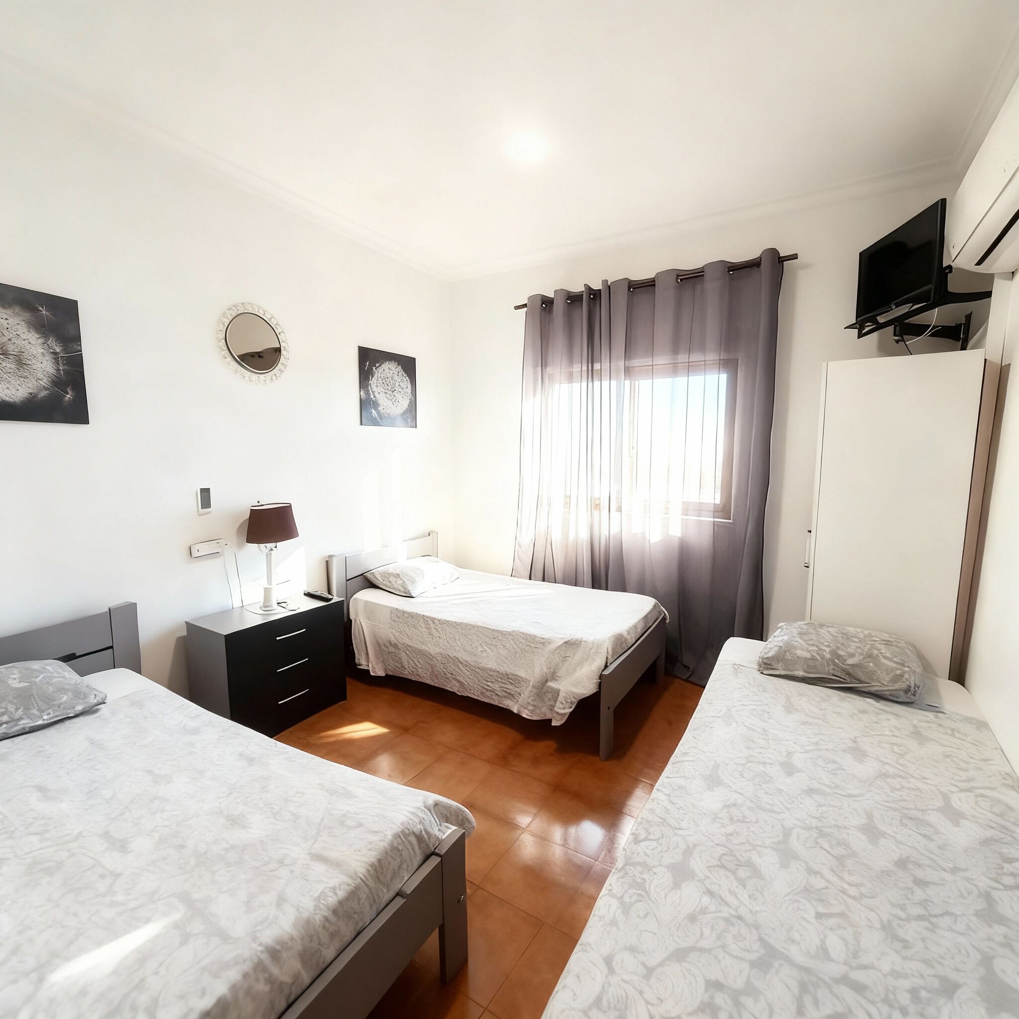 三人房, 非吸煙房, 空調 | 書桌、免費無線上網、床單