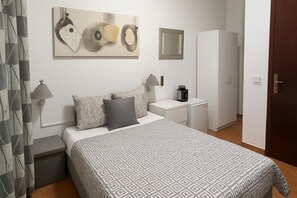 Classic Double Room | Desk, free WiFi, bed sheets