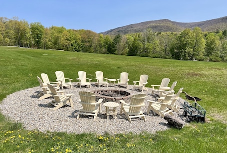 Exterior. Aerie Inn of Vermont