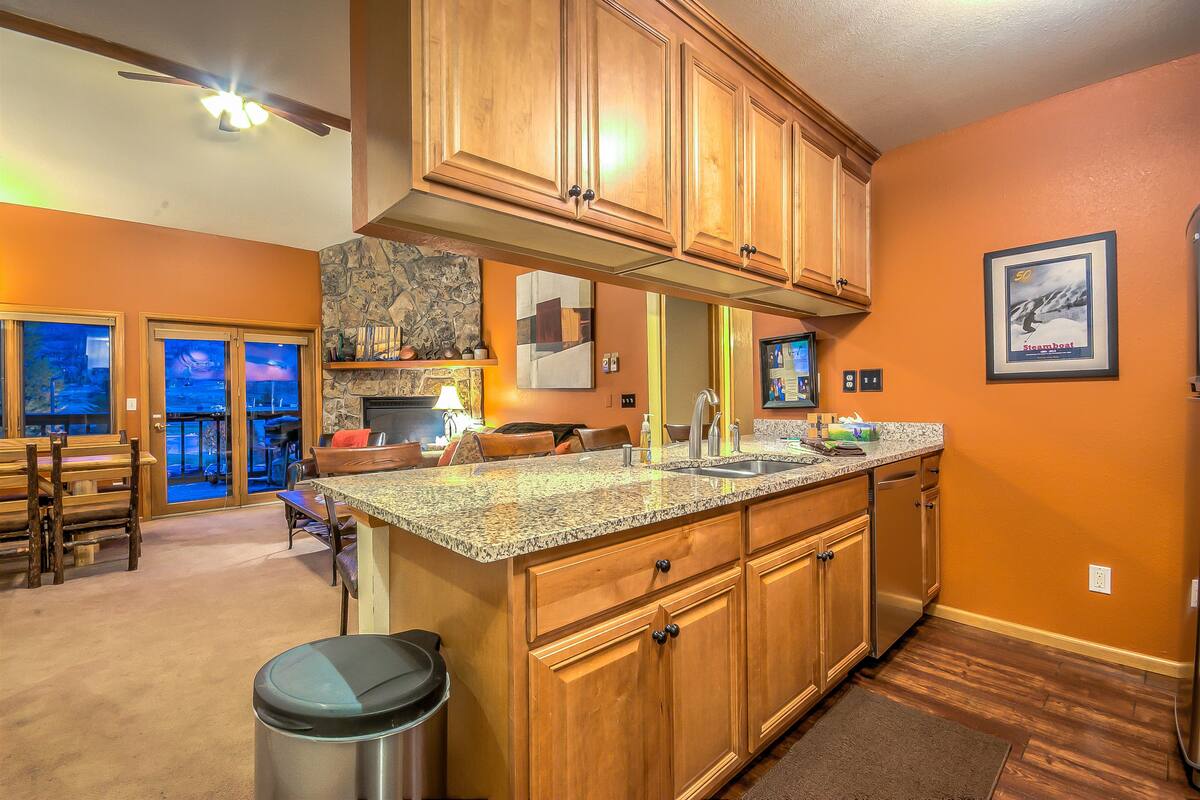 3 Bedroom, 2 Bathroom - D 302 | Private kitchen | Fridge, microwave, coffee/tea maker, cookware/dishes/utensils