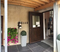 Entrada al alojamiento