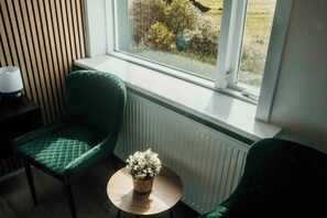 1 kamar tidur, seprai premium, dan brankas