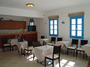 Dining - Vakhos Island (Naxos)