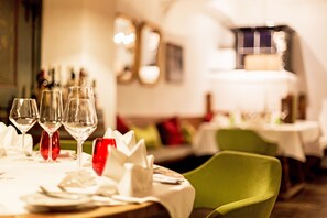 2 restaurants; lunch and dinner served - Landgasthof Karner (Frasdorf)