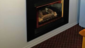 华丽客房, 1 张大床 | 遮光窗帘、隔音、免费 WiFi、床单