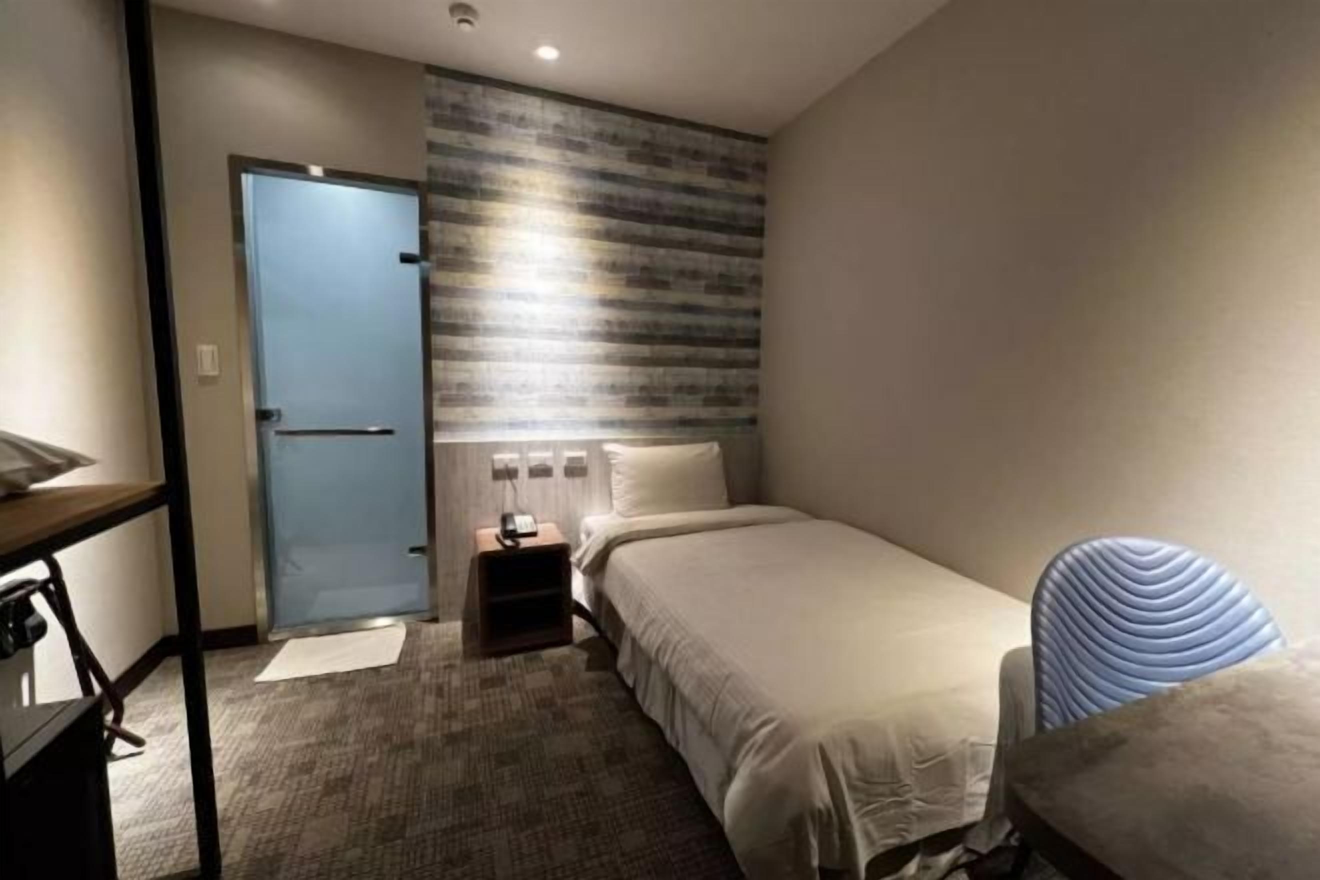 Down comforters, desk, soundproofing, free WiFi