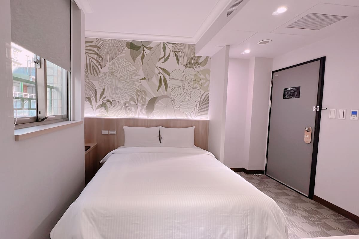 Classic Double Room (Shower)