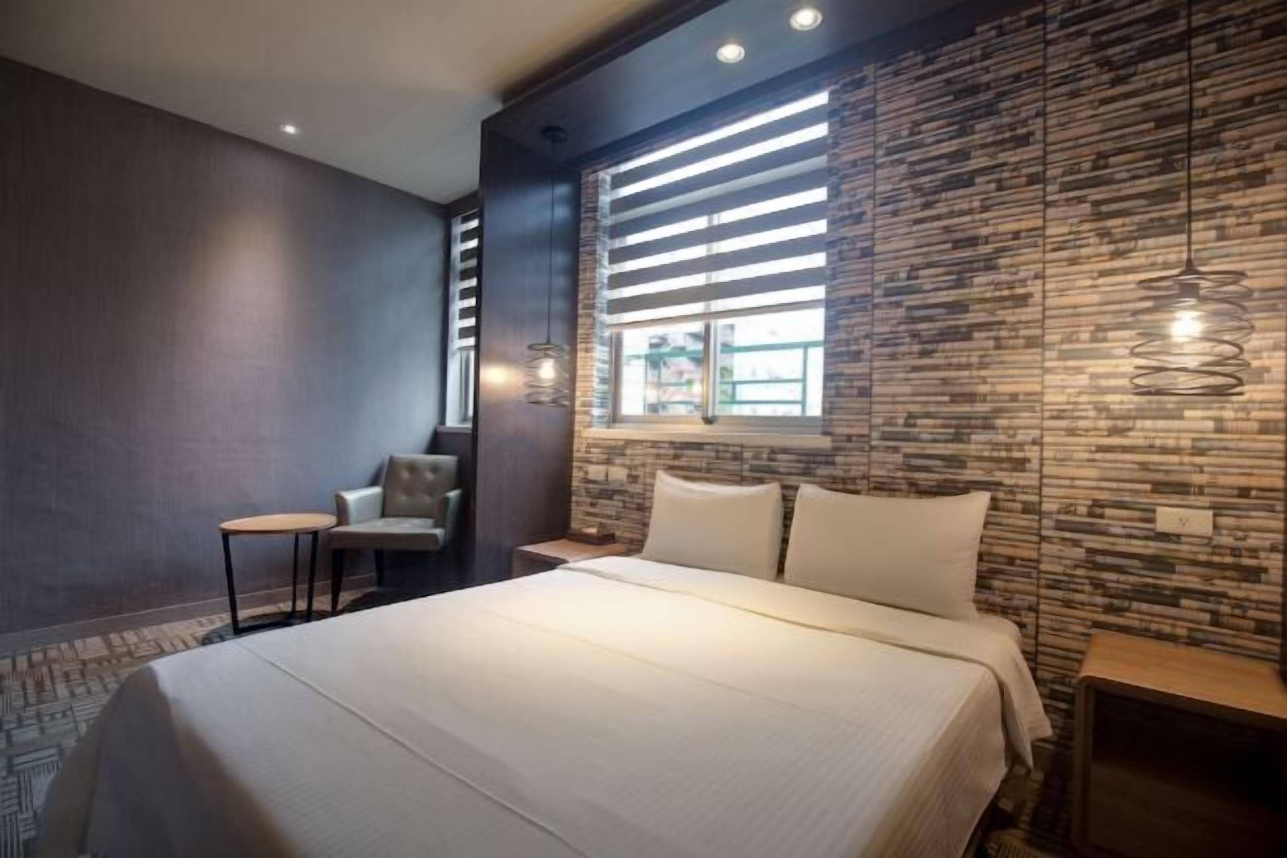 Down comforters, desk, soundproofing, free WiFi