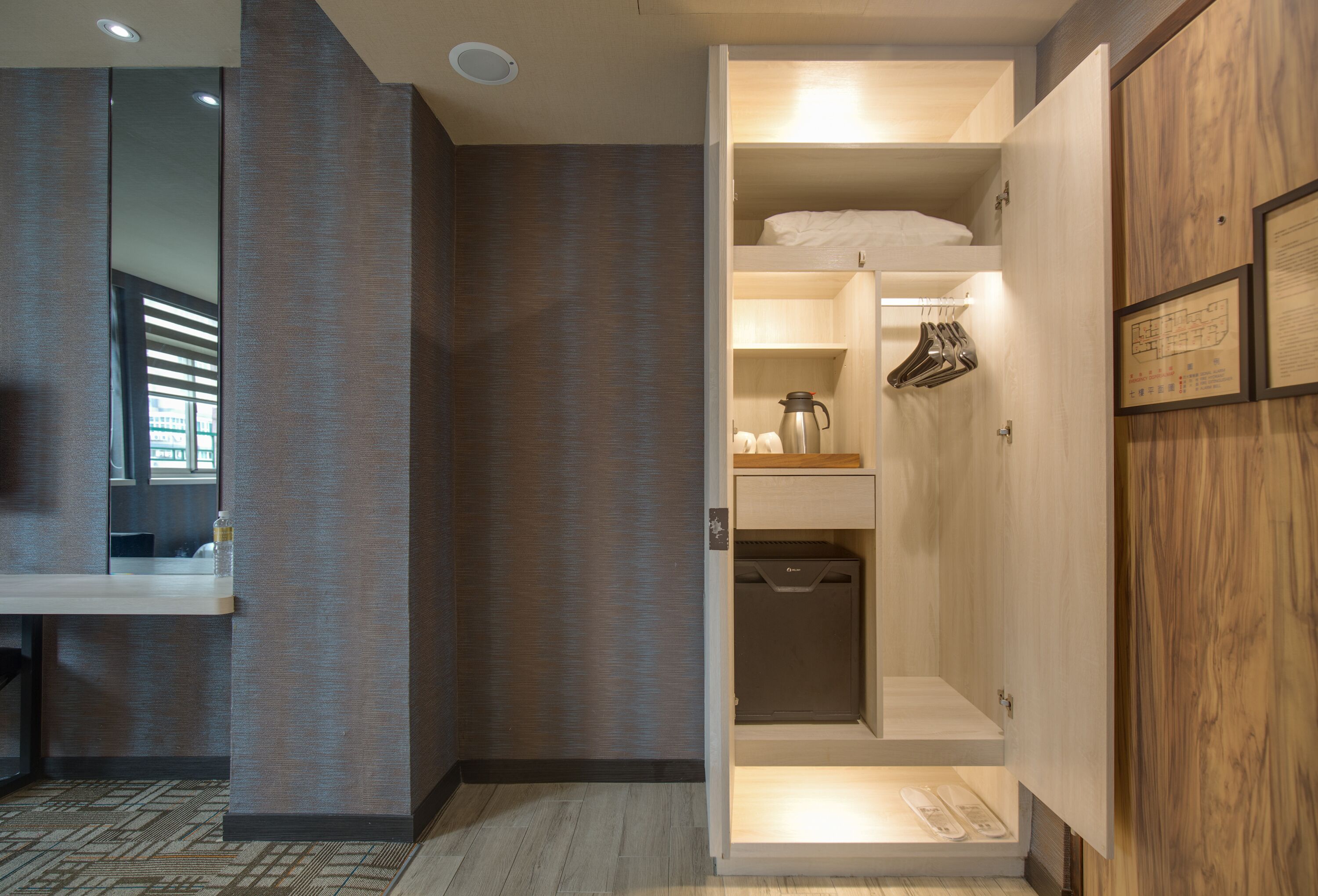 classic triple room | wardrobe