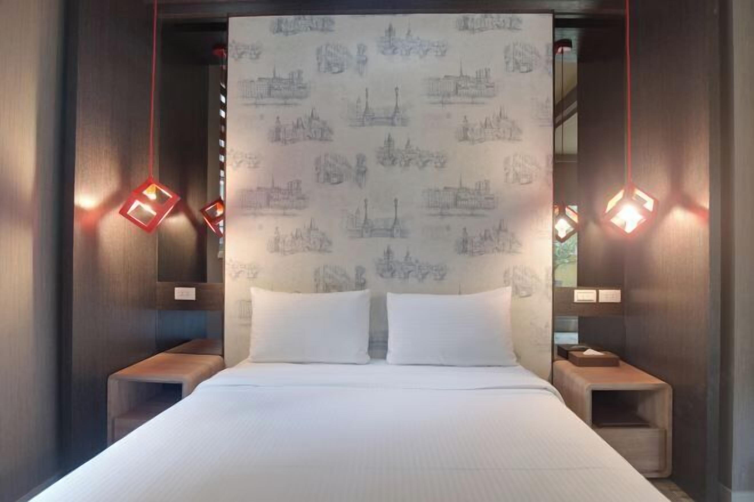 Down comforters, desk, soundproofing, free WiFi