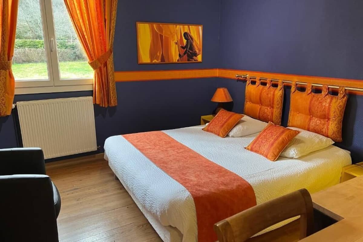 Ropa de cama de alta calidad, colchones Select Comfort y minibar