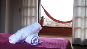 Iron/ironing board (on request), rollaway beds (surcharge), WiFi (free) - Sunset Hostel & Suites (Búzios)