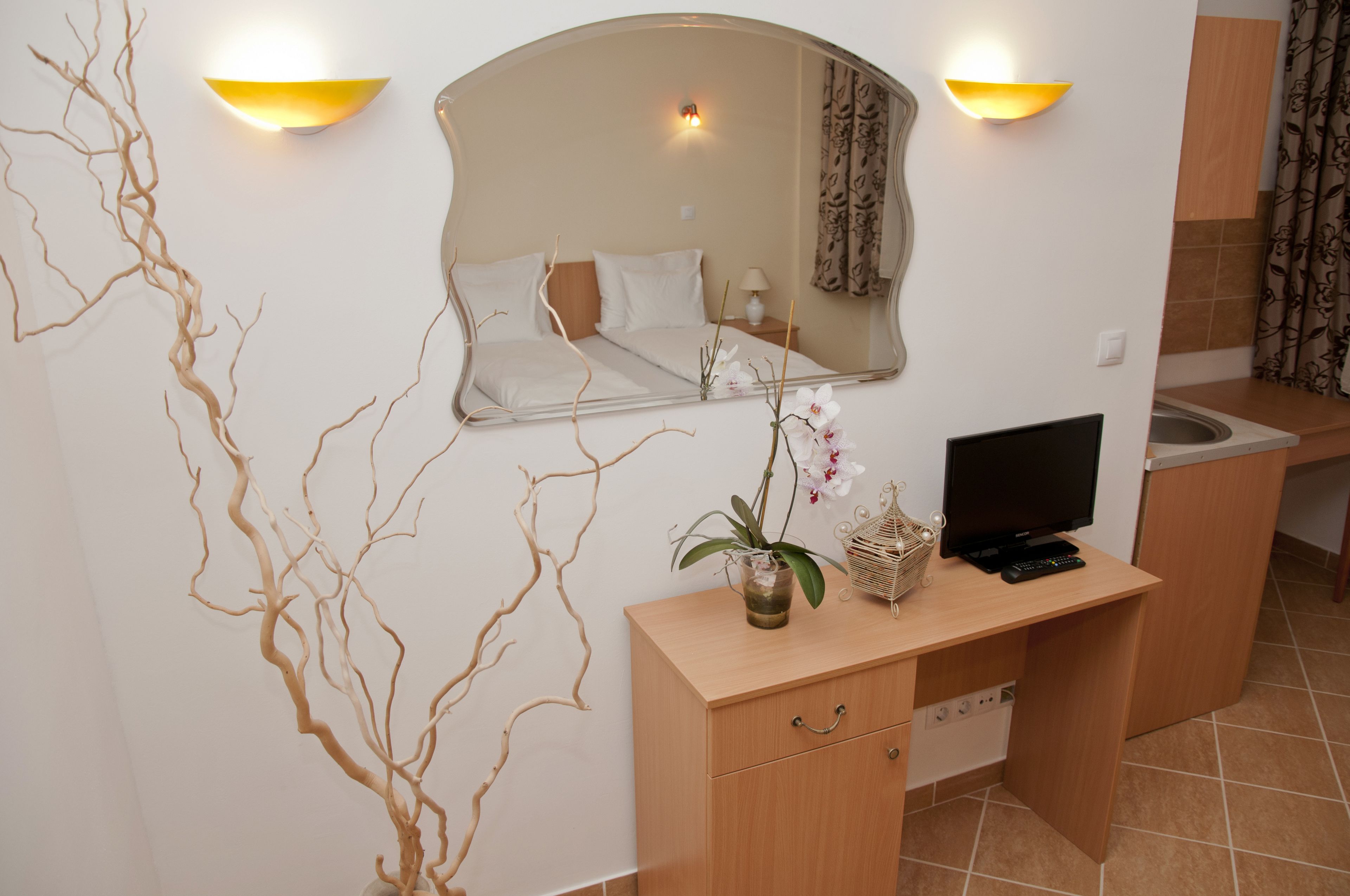 Basic Double or Twin Room | Room amenity