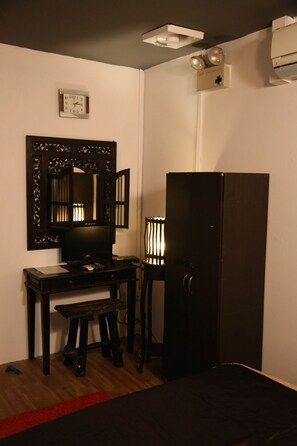 Interior - Fernloft City Little India (Singapore)