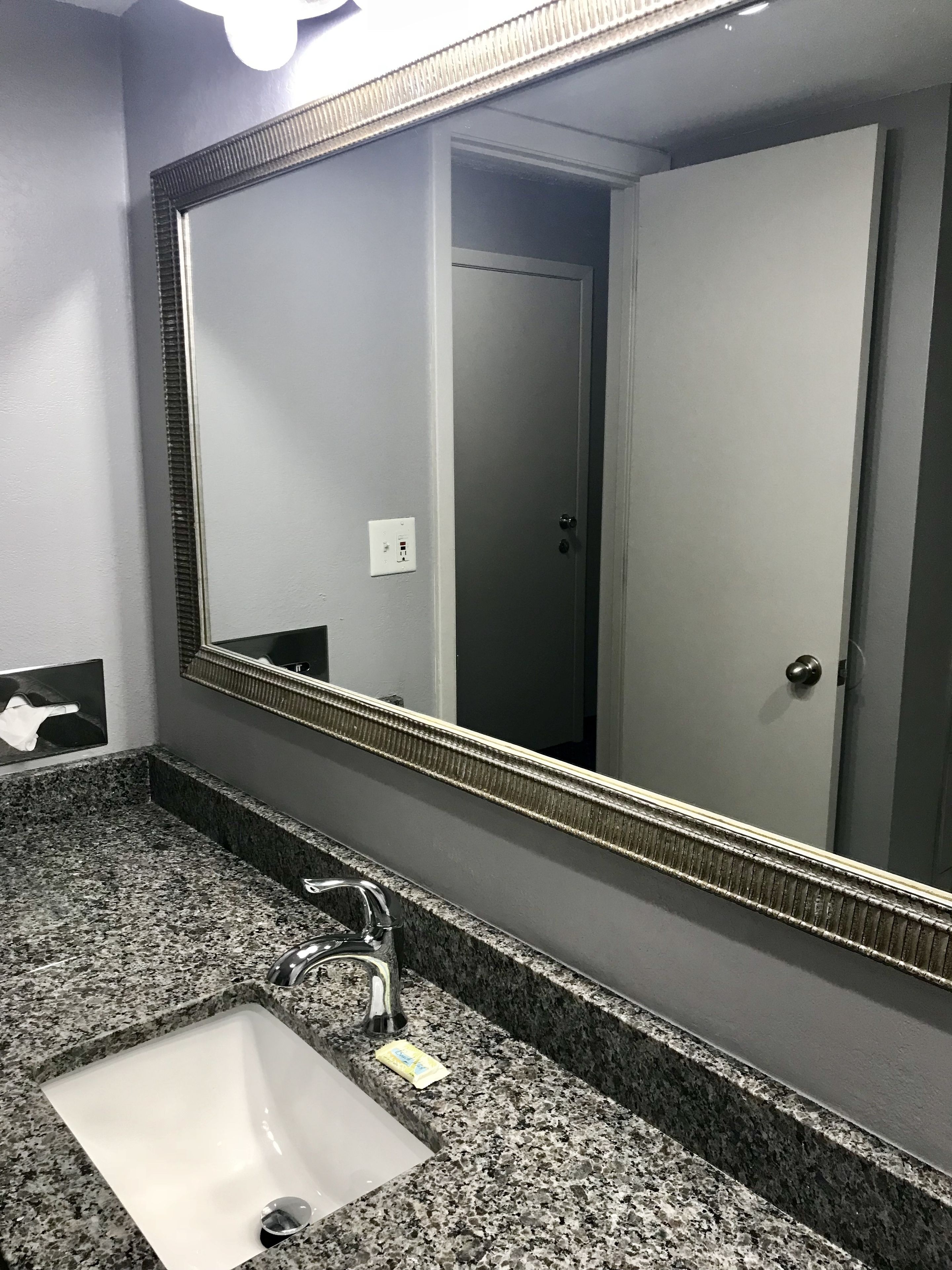Wastafel kamar mandi
