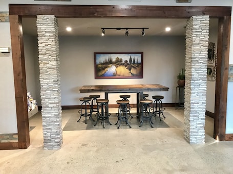 Lobby lounge