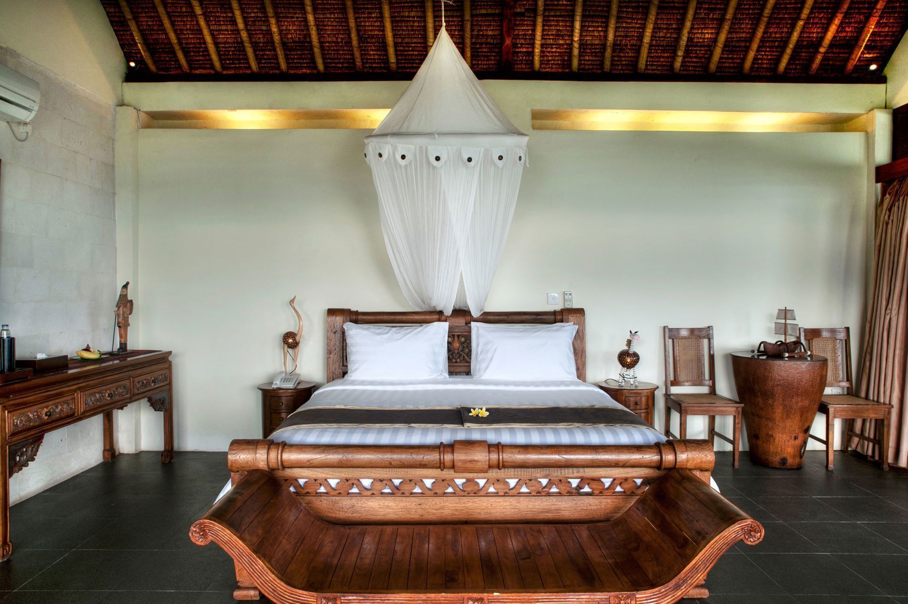 Minibar, in-room safe, desk, cribs/infant beds