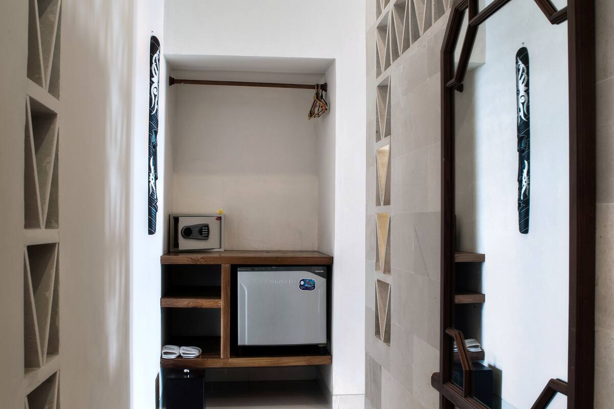 minibar, in-room safe, desk, cots/infant beds