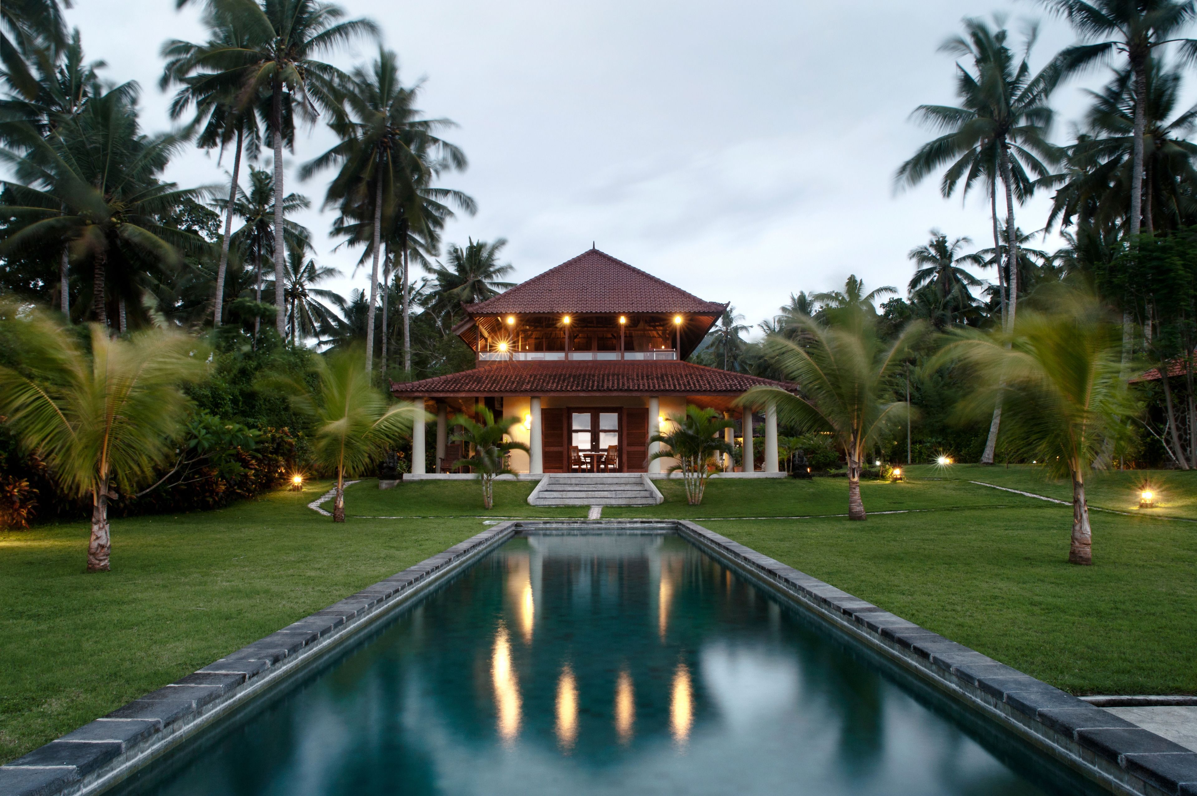 スイート (Sea Breeze 2) | 屋外プール | 2 つの屋外プール、サンラウンジャー