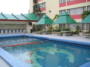 Outdoor pool - Red Rock Hotel (George Town)