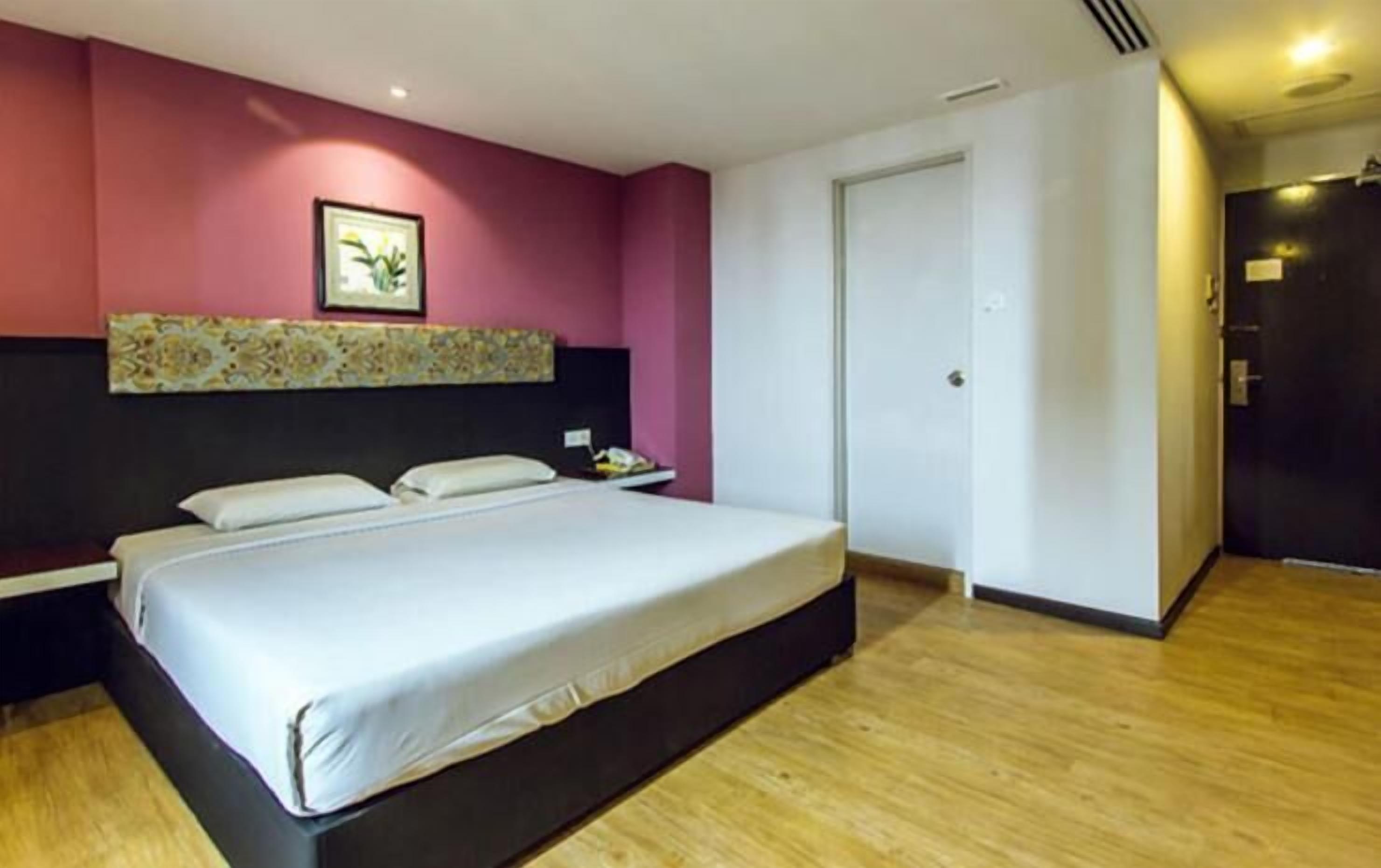 Minibar, desk, iron/ironing board, rollaway beds