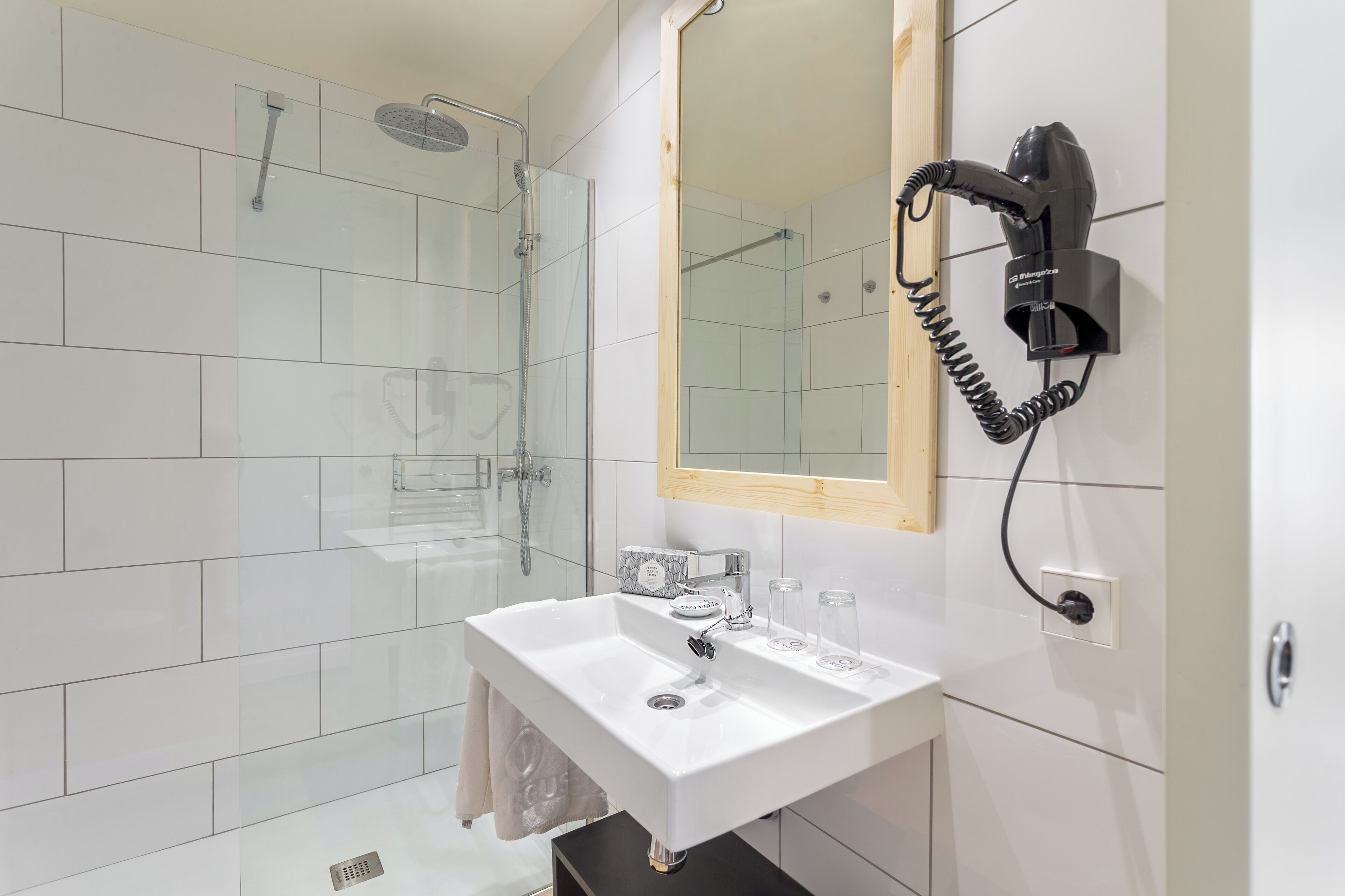 double room, sea view | bathroom | free toiletries, hair dryer, towels