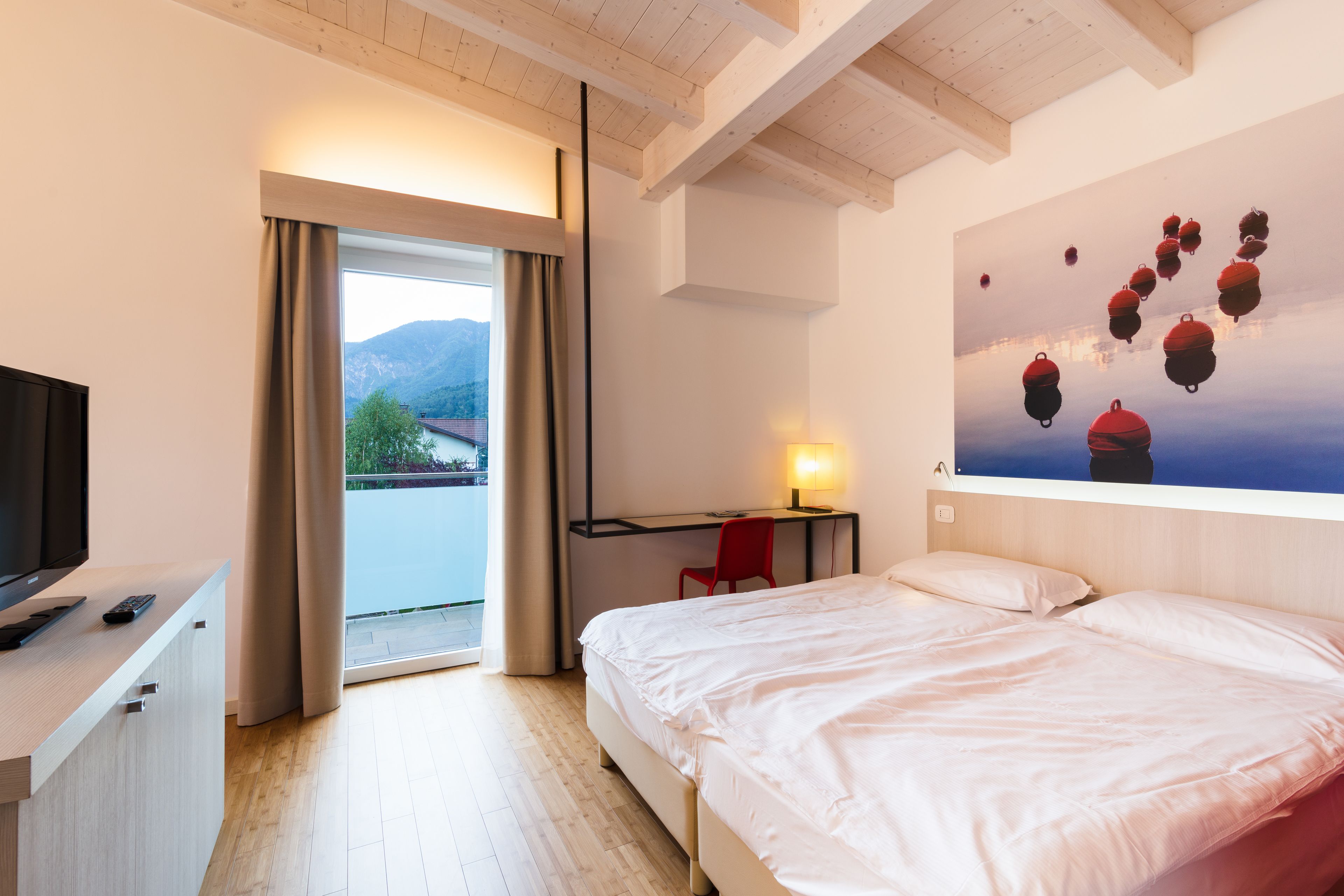 junior suite | 1 bedroom, minibar, in-room safe, free wifi