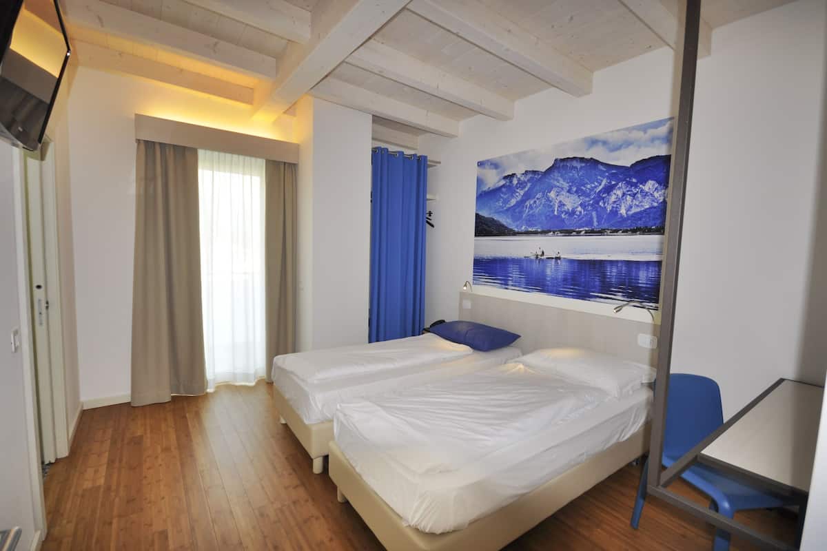 Minibar, in-room safe, free WiFi, bed sheets