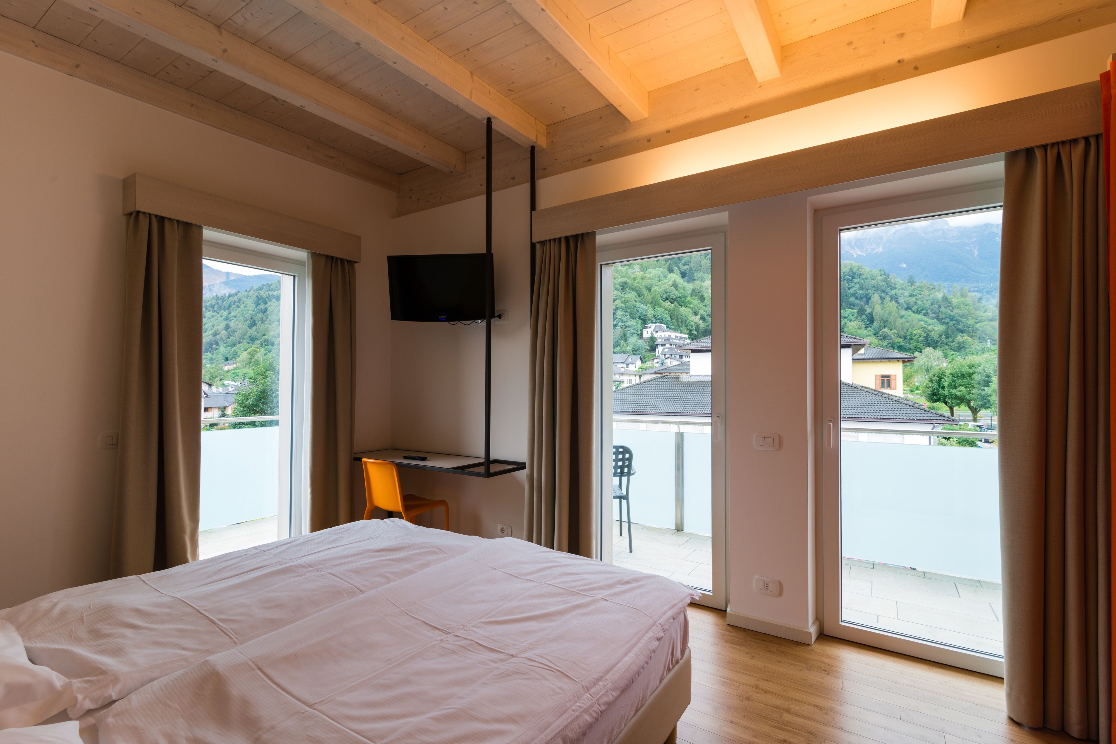 double room | 1 bedroom, minibar, in-room safe, free wifi