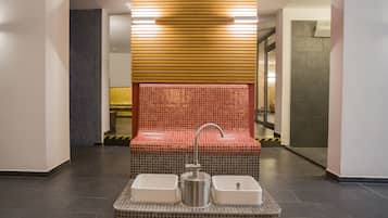 Sale per trattamenti di coppia, sauna, bagno turco, idroterapia