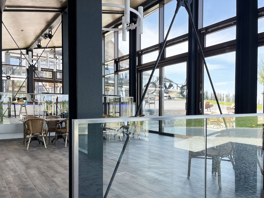 Se sirven almuerzos y cenas, cocina internacional