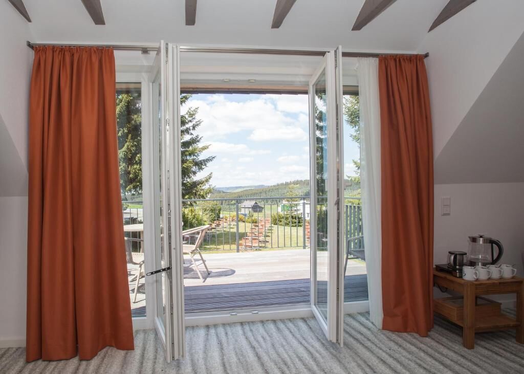 开间套房 | 办公桌、免费 WiFi