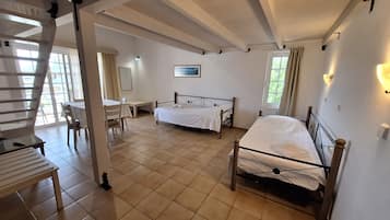 Apartment, 1 Bedroom, Pool View, Split Level | Private kitchenette | Cookware/dishes/utensils