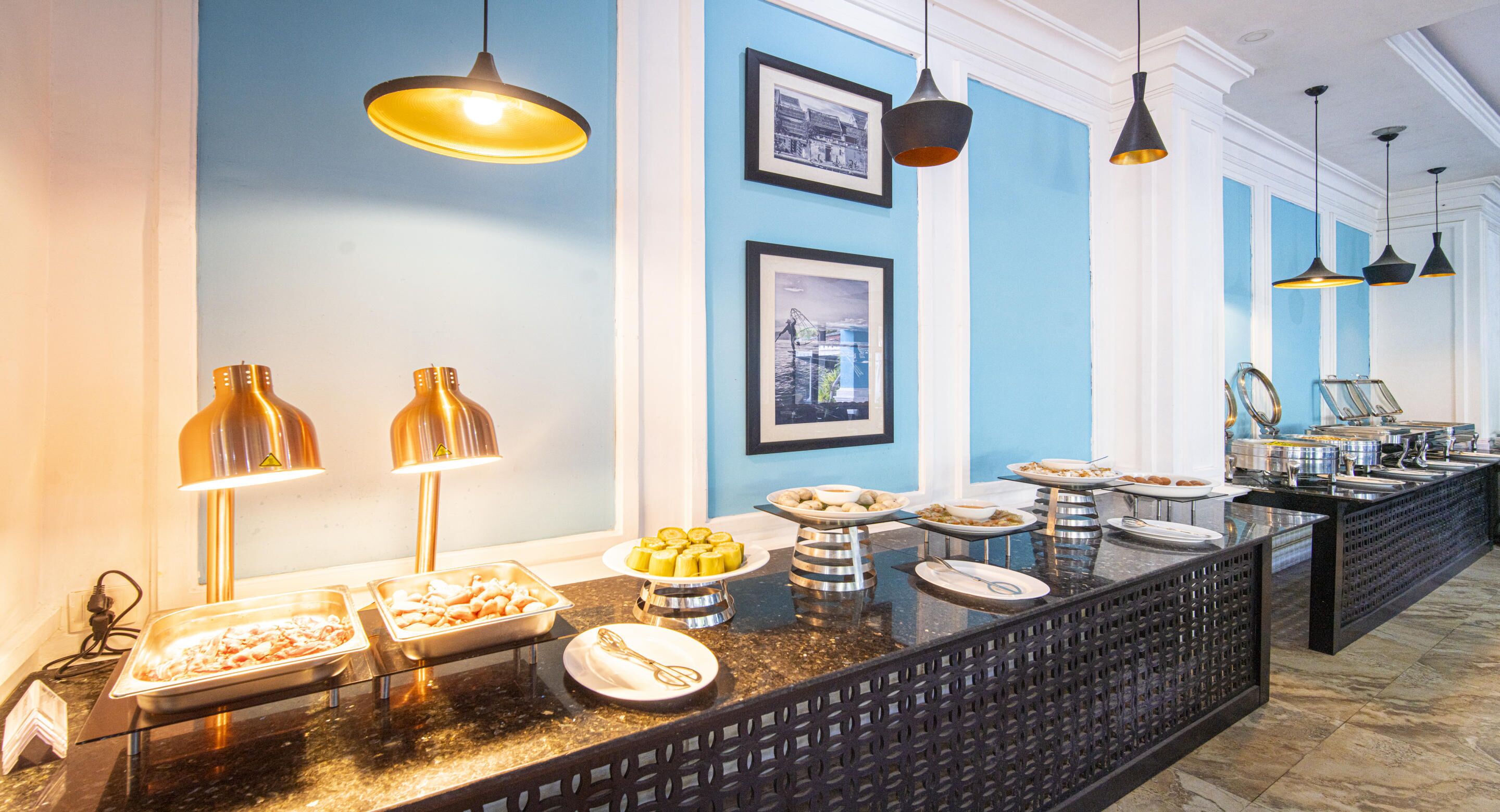 daily self-service breakfast (vnd 300000 per person)