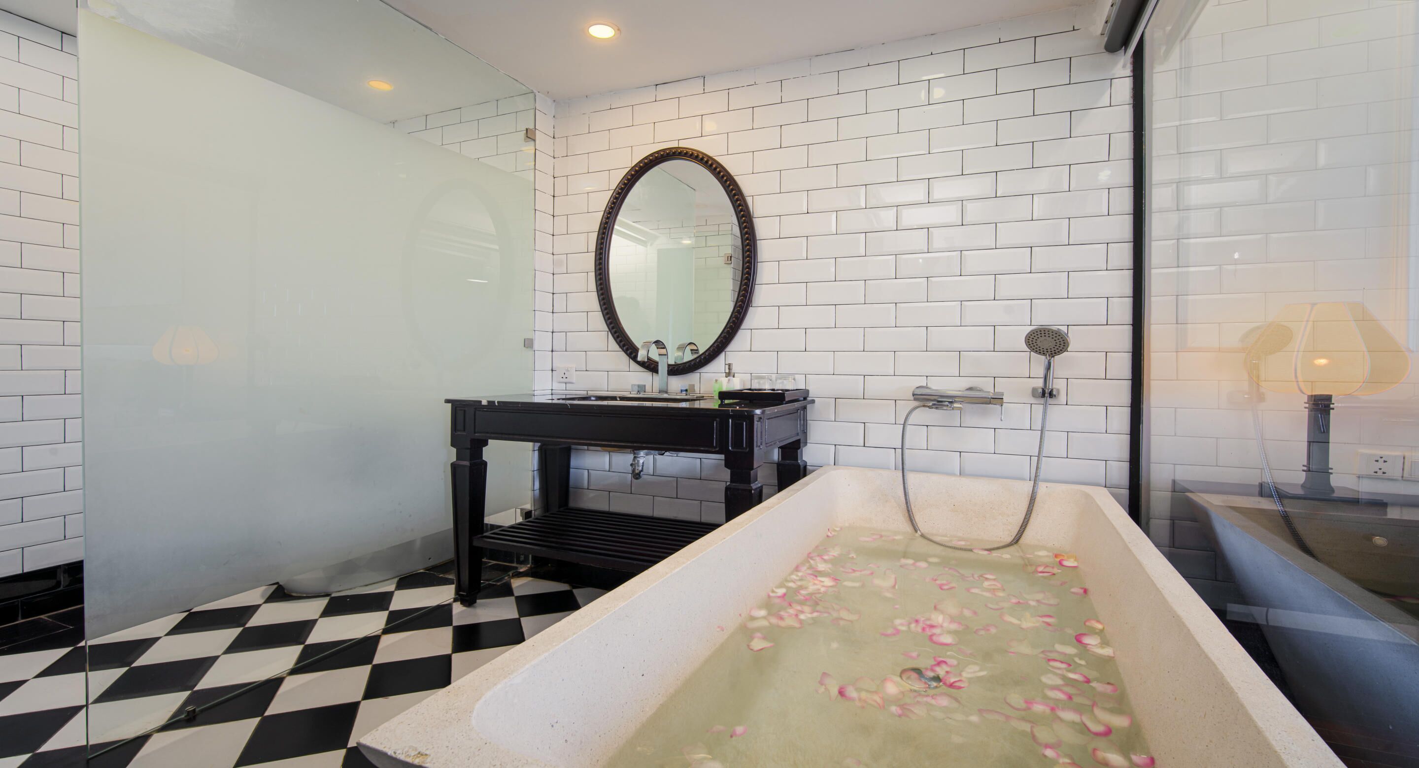 deluxe double room, river view with balcony and bathtub | bathroom | combined shower/bathtub, free toiletries, hair dryer, bathrobes