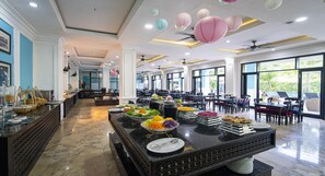 Daily self-serve breakfast (VND 300000 per person) - Thanh Binh Riverside Hotel (Da Nang)