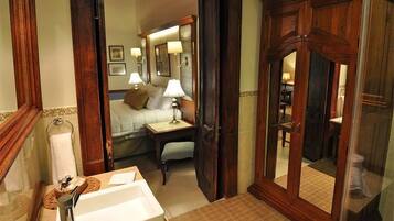 Junior Suite | Bathroom