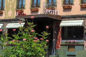 Exterior - Pohl's Rheinhotel Adler (Sankt Goarshausen)