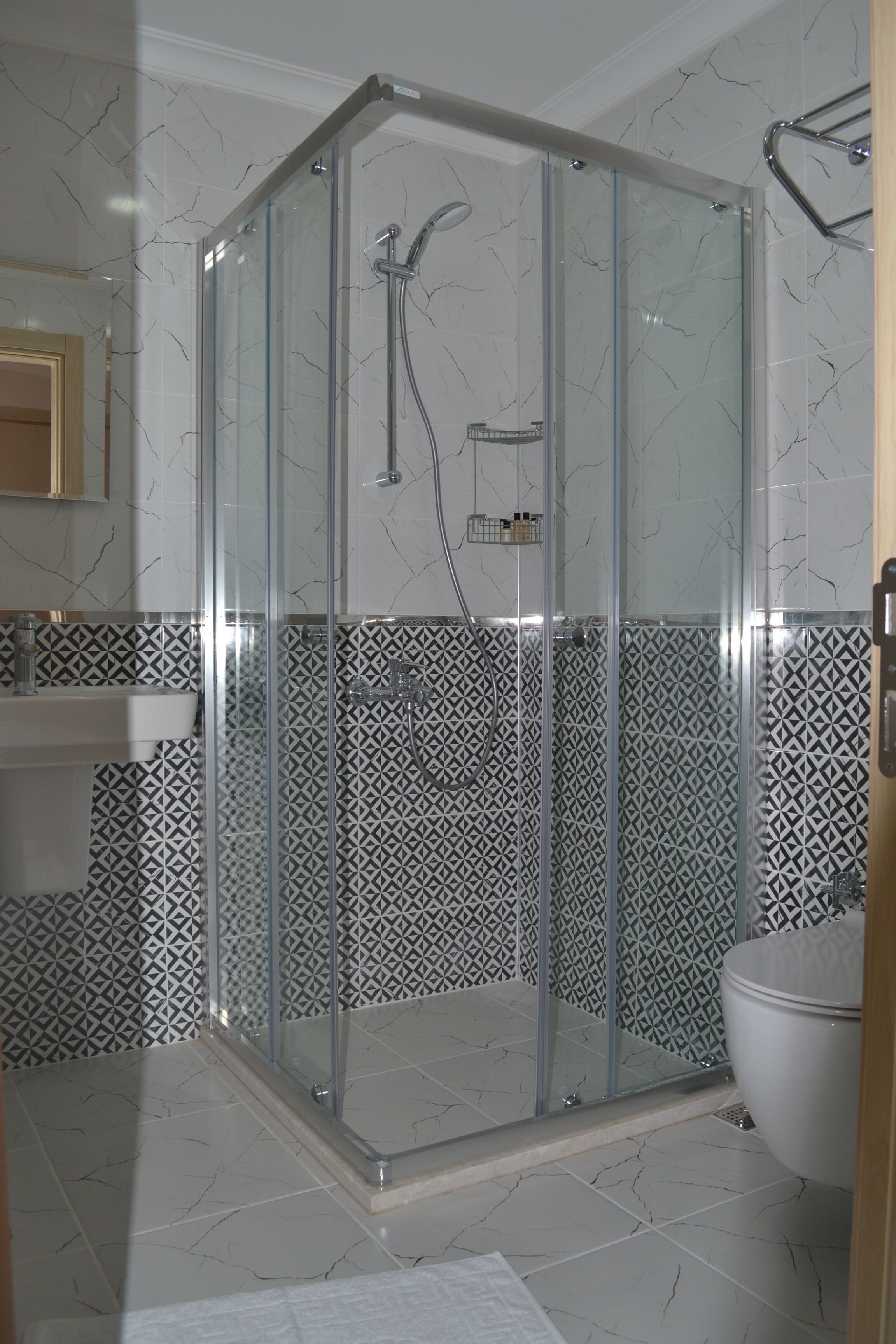 shower, free toiletries, hair dryer, slippers