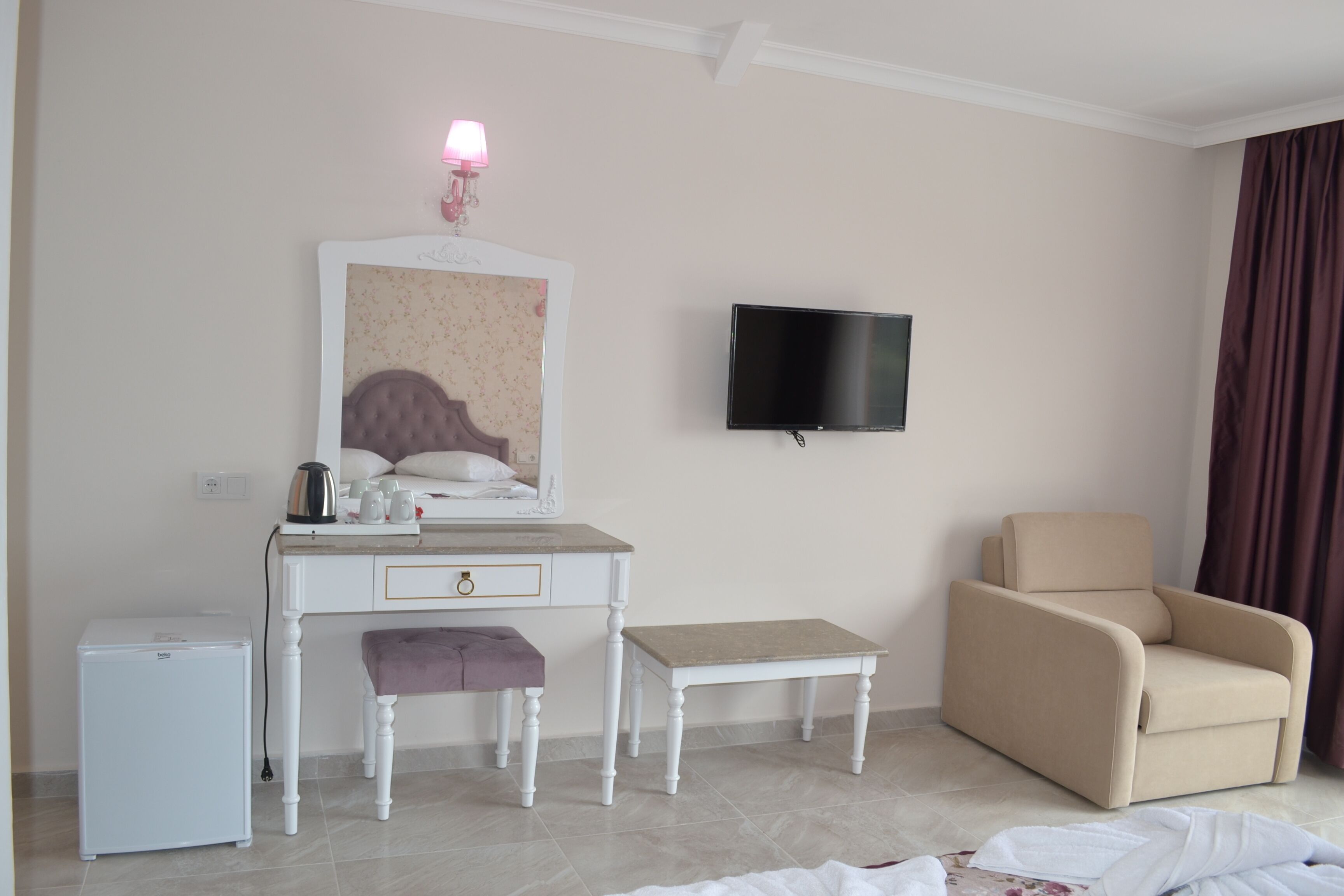 in-room safe, desk, soundproofing, free cots/infant beds