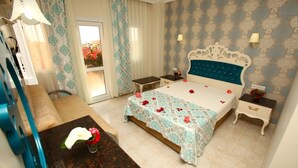 خزنة داخل الغرفة ومكتب وتجهيزات عازلة للصوت وأسرّة أطفال/رضّع (مجانًا)