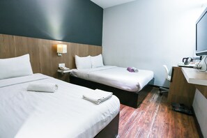 Chambre familiale (Superior) | Bureau, fer et planche à repasser, accès au Wi-Fi (inclus)